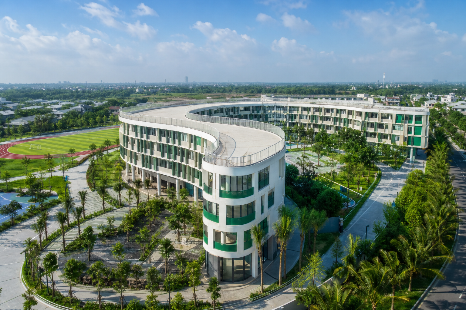 Khuôn viên Trường Phan Chu Trinh